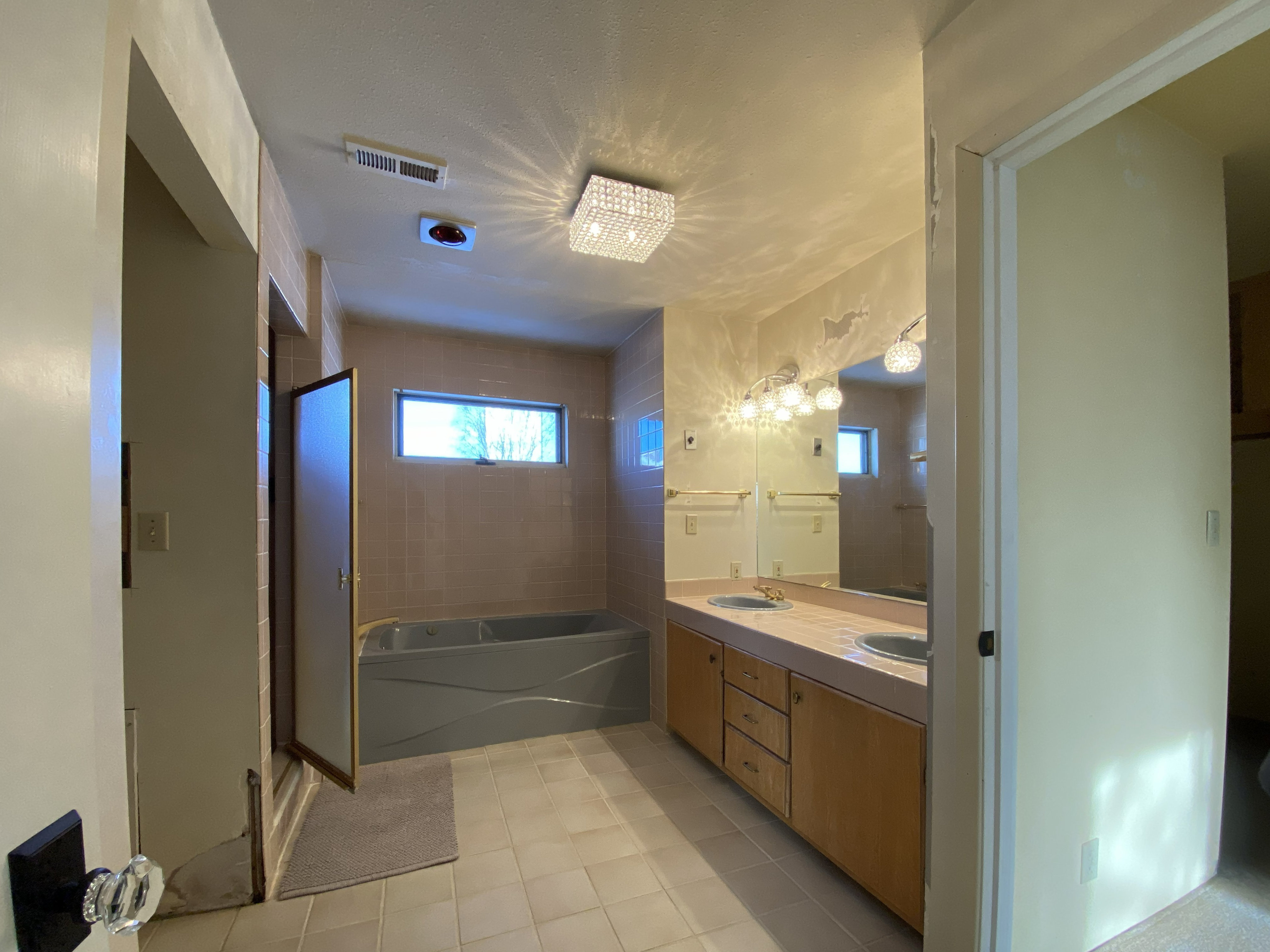 Primary Bath - Looking North